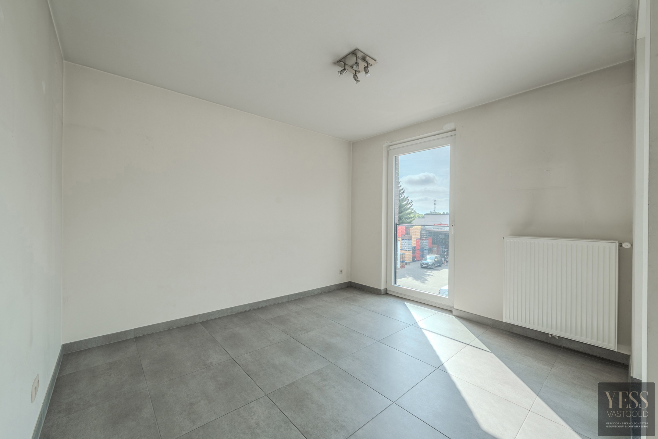 Lichtrijk duplexappartement met terras in Oudenburg! - foto 4