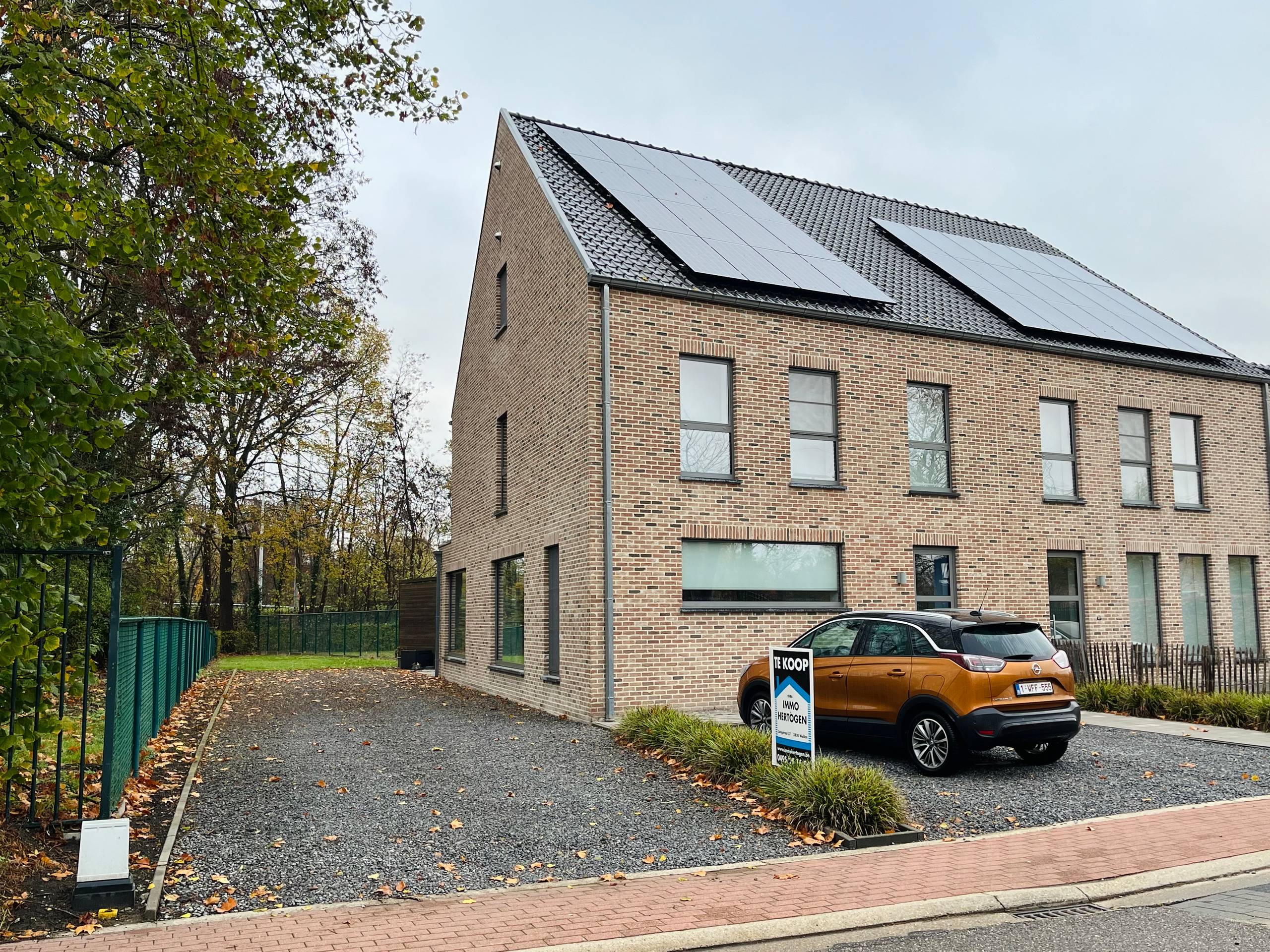 Instapklare halfopen bebouwing op toplocatie in Hasselt (2016) - foto 1