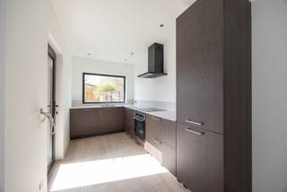 VOLLEDIG GERENOVEERD OPBRENGSTEIGENDOM MET 3 APPARTEMENTEN IN BRASSCHAAT (KAART)InleidingOp een uitstekende locatie in Brasschaat, in de gegeerde...