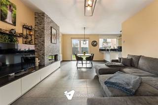 Instapklare HOB met 4 slaapkamers rustig gelegen op een perceel van 2a77ca te Leopoldsburg. Belangrijkste troeven:- Centrale ligging tussen de...