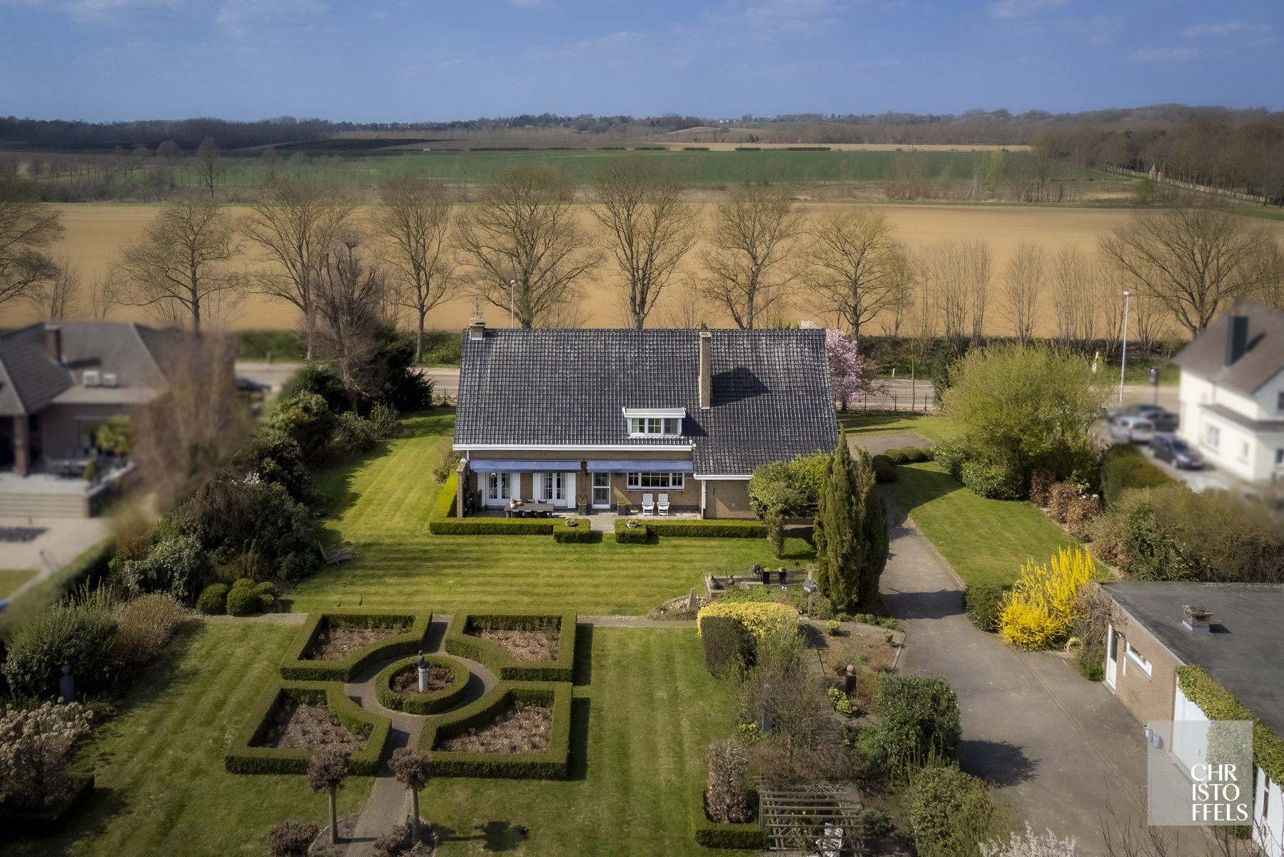 Riante vrijstaande woning mét vrij zicht op een perceel van 3679m²! - foto 1