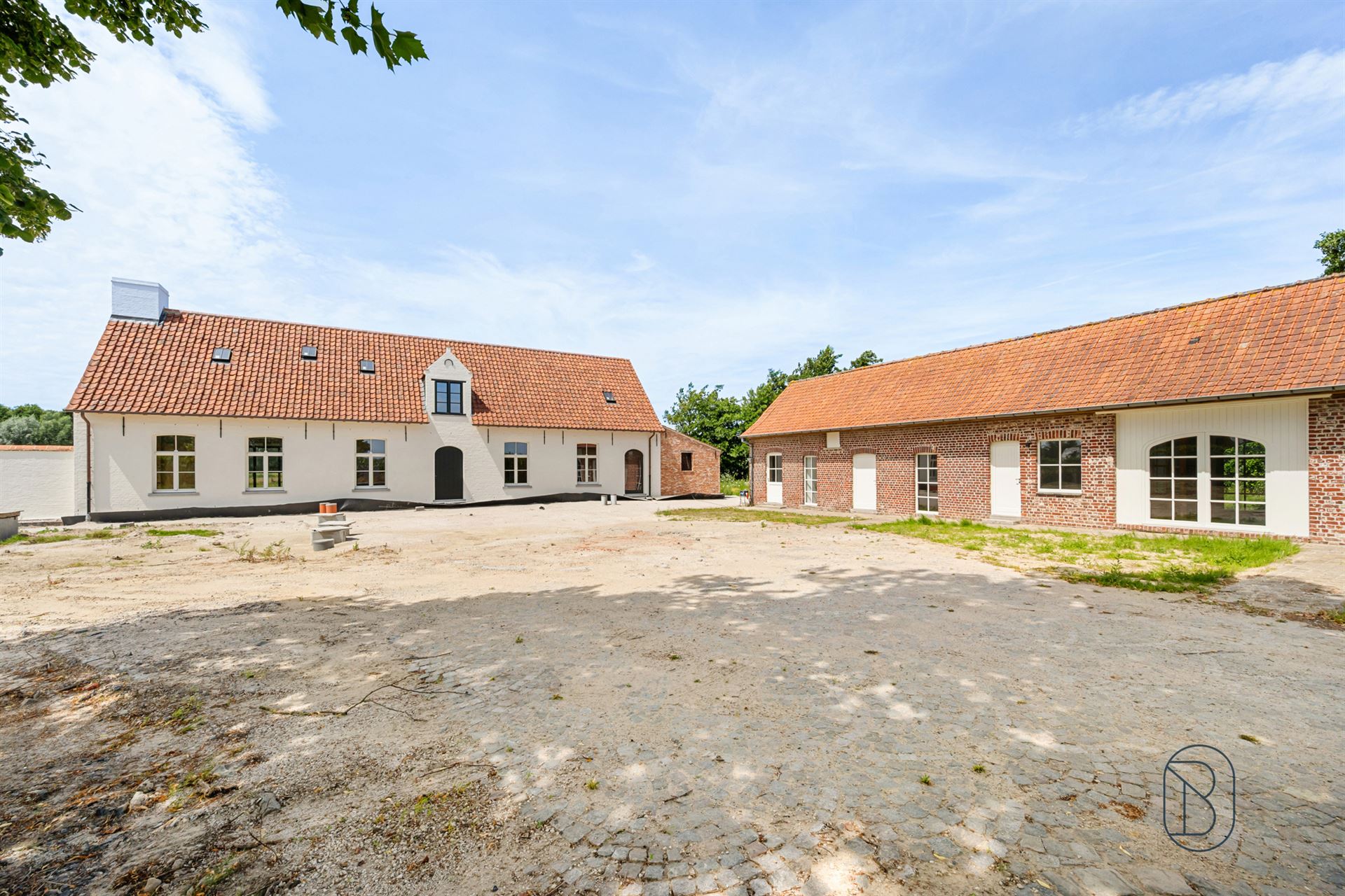 Uniek casco-landhuis met bijgebouw en vijver op TOP ligging! - foto 2