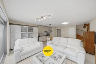 In Bredene Duinen bevindt zich dit lichtrijke duplexappartement op de 3e verdieping van de residentie Zuiderbries (bouwjaar 2008) met lift...