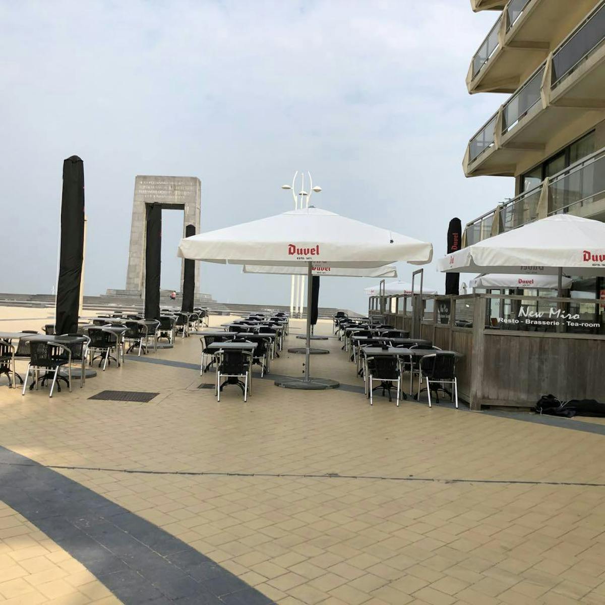 Instapklaar restaurant met terras op de Zeedijk in De Panne - foto 4