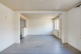 Deze gerenoveerde en instapklare woning, rustig gelegen aan de rand van het centrum van de gemeente Hulshout, omvat op het gelijkvloers een...