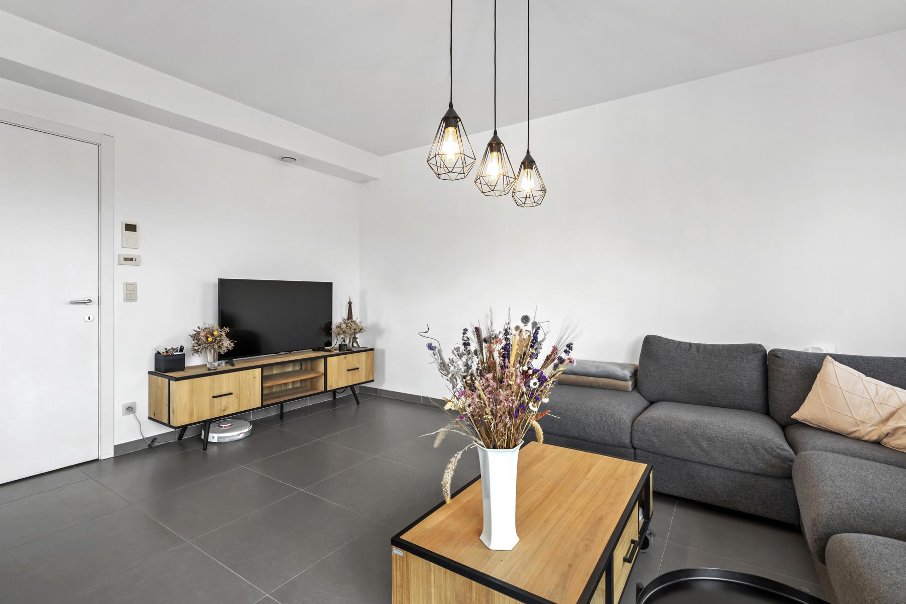 Tweeslaapkamer appartement met ruim terras in centrum Lokeren  - foto 2