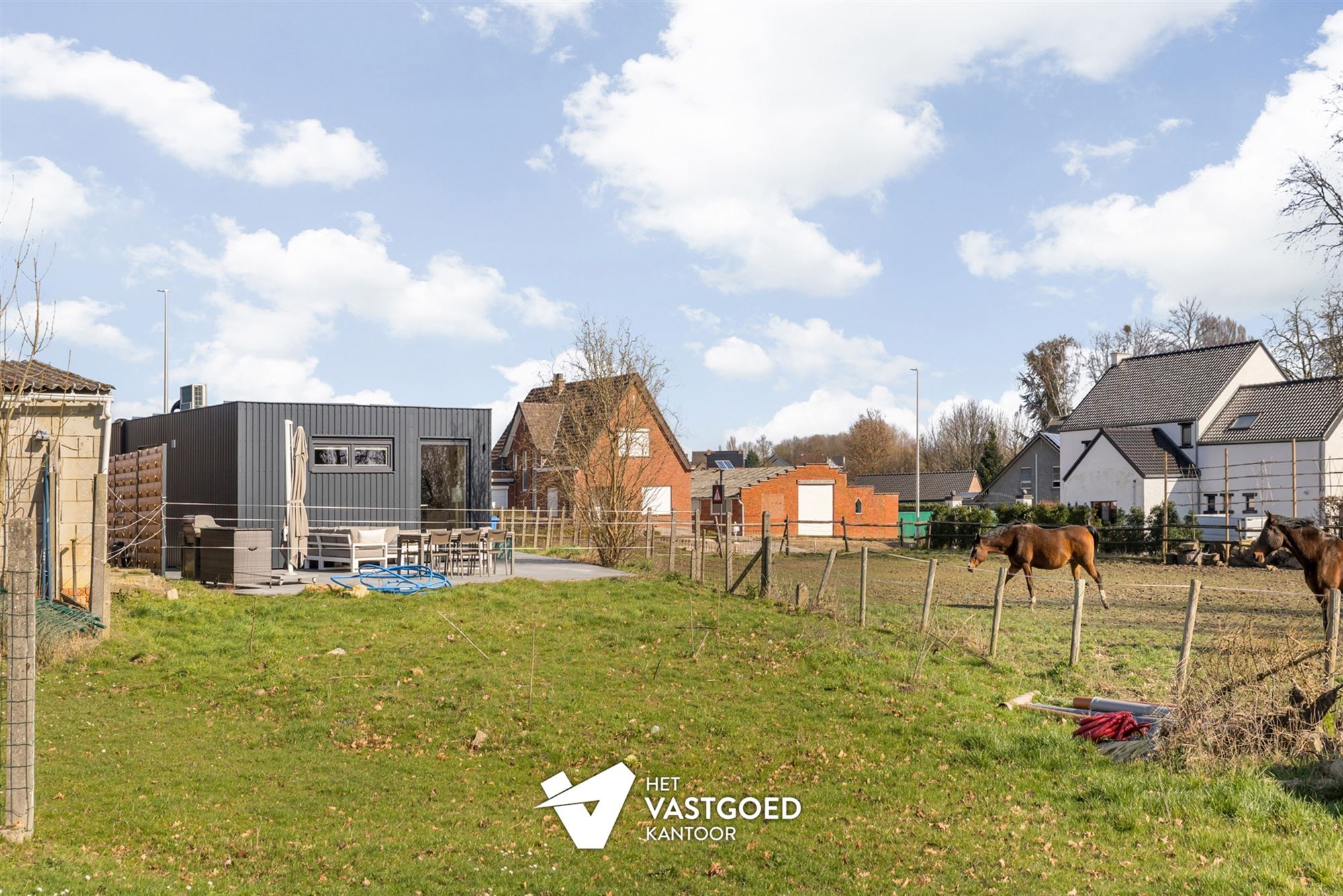 HEEL KNUSSE GELIJKVLOERSE WONING MET 3 SLAAPKAMERS EN ZUIDGERICHTE TUIN TE BUDINGEN - foto 3