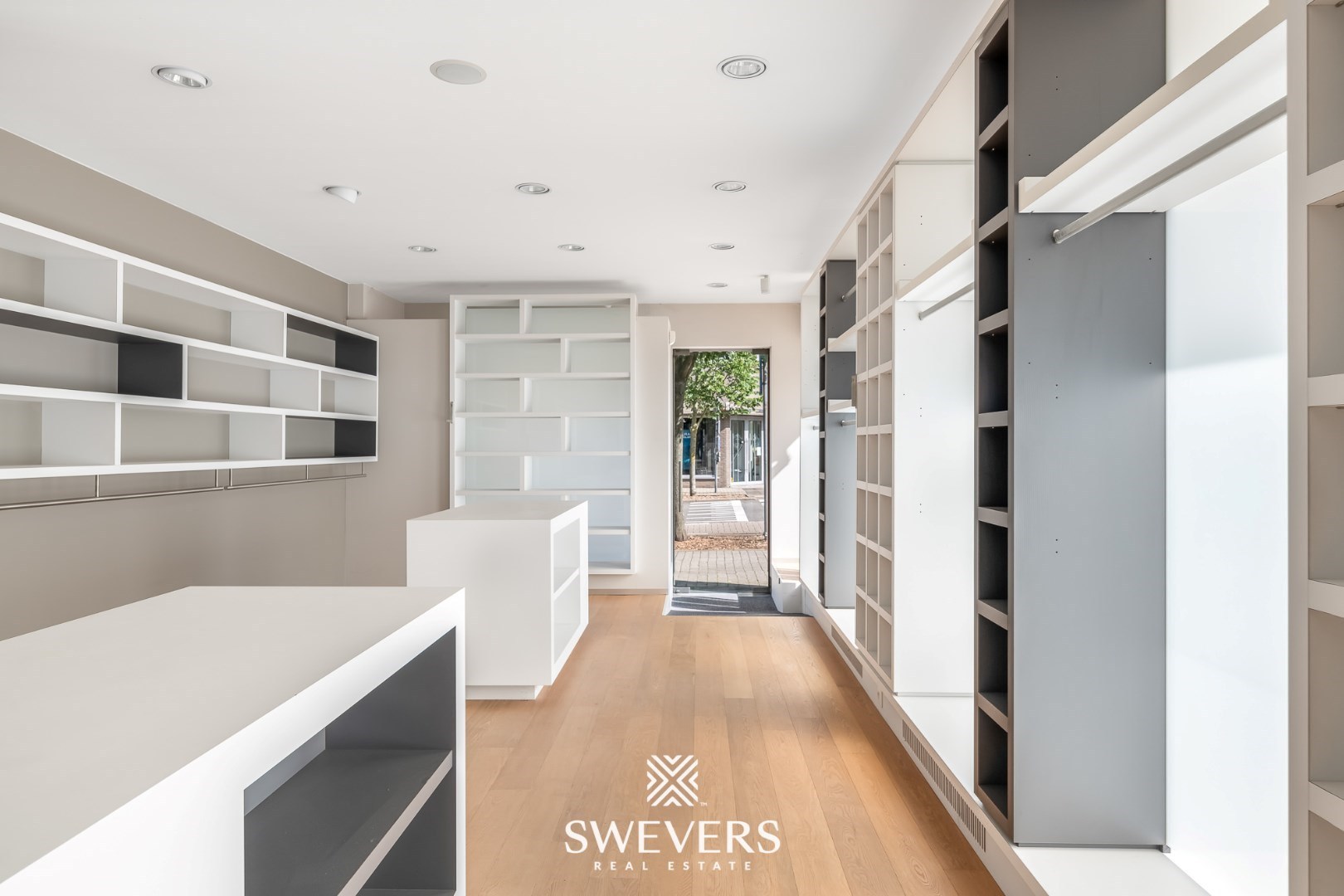 Fantastische handelsruimte met woonst op toplocatie - foto 3