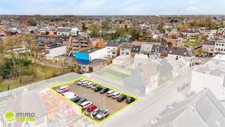 Bouwgrond 659m² op absolute toplocatie te Lebbeke Deze grond is zeer goed gelegen in het centrum van Lebbeke, nabij het openbaar vervoer,...