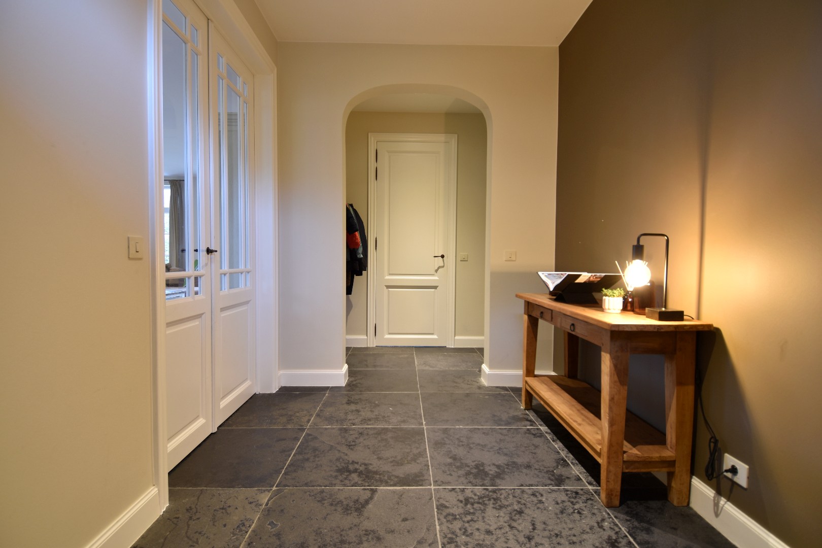 Charmante, gezinswoning in landelijke stijl met 5 slaapkamers, garage en zonnige tuin te koop in Bellegem - foto 4