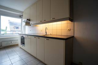 Gelegen op de 2e verdieping (met lift). Indeling: inkomhal met berging en apart toilet. Ruime woonkamer, ingerichte keuken, slaapkamer en...