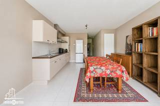 Dit lichtrijke appartement met 1 slaapkamer is ideaal gelegen op een rustige locatie vlakbij scholen, winkels en met een vlotte fietsverbinding...