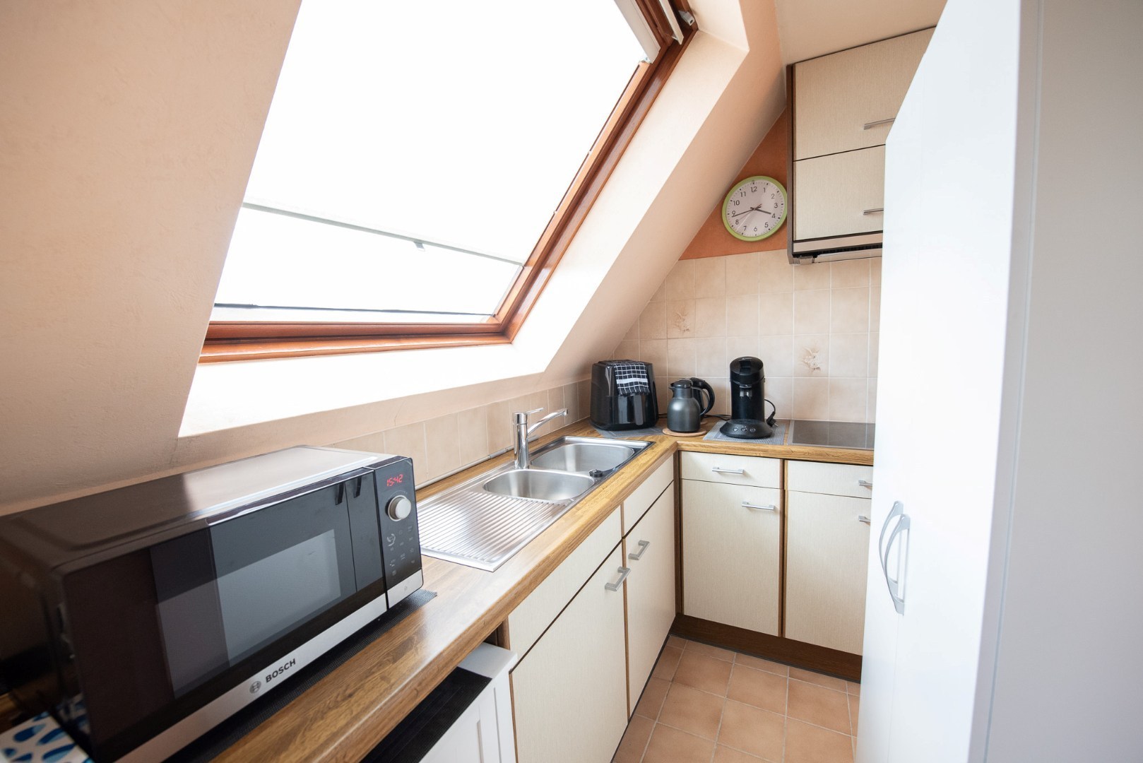 Gezellig dakappartement TE KOOP met garage in het centrum van Deerlijk - foto 4