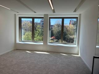 Beschikbare oppervlakte: van 262 m² tot 623 m²Gelegen aan de prestigieuze Louizalaan is L375 een iconisch kantoorgebouw, ontworpen om een...