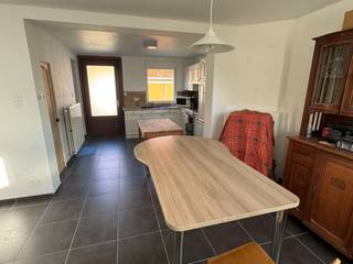 Deze aangename woning is gelegen in het rustige en groene Wulvergem, een deelgemeente van Heuvelland, en biedt een ideale combinatie van...