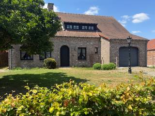 <p>Rustig gelegen gezinswoning op een prachtig perceel van 16a 52ca, met een bewoonbare oppervlakte van 185m² en 4 volwaardige slaapkamers.<br /><br /><span></span>Indeling: inkomhal, apart toilet, lichtrijke leefruimte, eetkamer, keuken, berging, achterinkom, nachthal, 4 ruime slaapkamers, badkamer met douche en ligbad, inpandige garage en kelder.<br /><br />Dankzij de ruime indeling en vier volwaardige slaapkamers is deze woning de ideale gezinswoning. De woning is bovendien volledig onderkelderd en biedt heel wat extra bergruimte en tal van mogelijkheden.<br /><br />Het prachtige perceel van 16a 52ca beschikt over een ruime tuin waar rust, privacy en ruimte centraal staan.<br /><br />Stedenbouwkundige inlichtingen in aanvraag.<br /><br />Interesse? Contacteer ons kantoor voor meer info of een bezoek ter plaatse via 0472/533.946 of mail naar info@immo-b.be!</p>