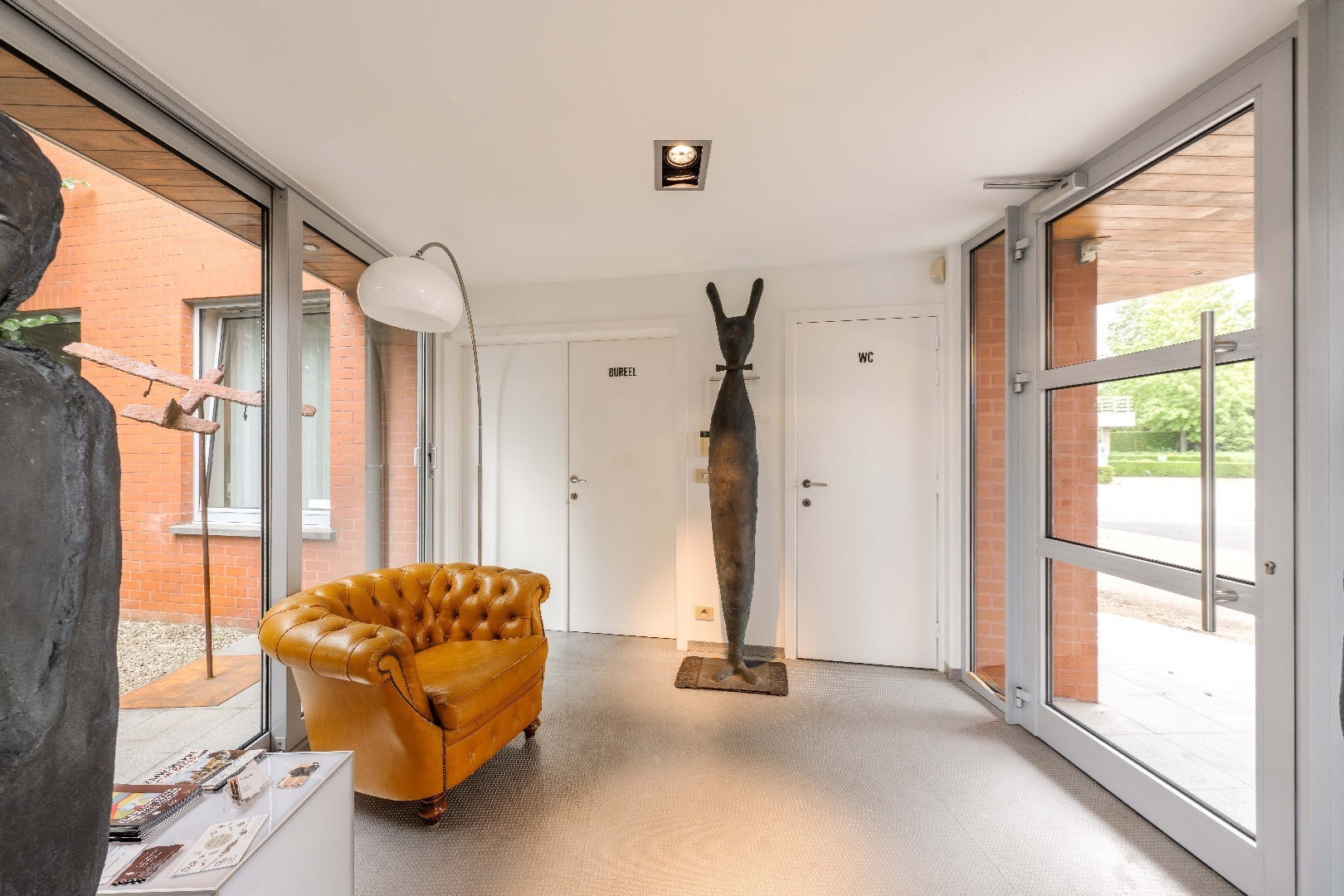 BEDRIJFS-/INVESTERINGS VASTGOED | LOODS | SHOWROOM | BURELEN & APPARTEMENT - foto 5
