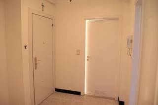 Ruim, instapklaar 3-slaapkamerappartement met zonnig terras, ondergrondse staanplaats en kelder – centraal én rustig gelegen Op de vierde verdieping...