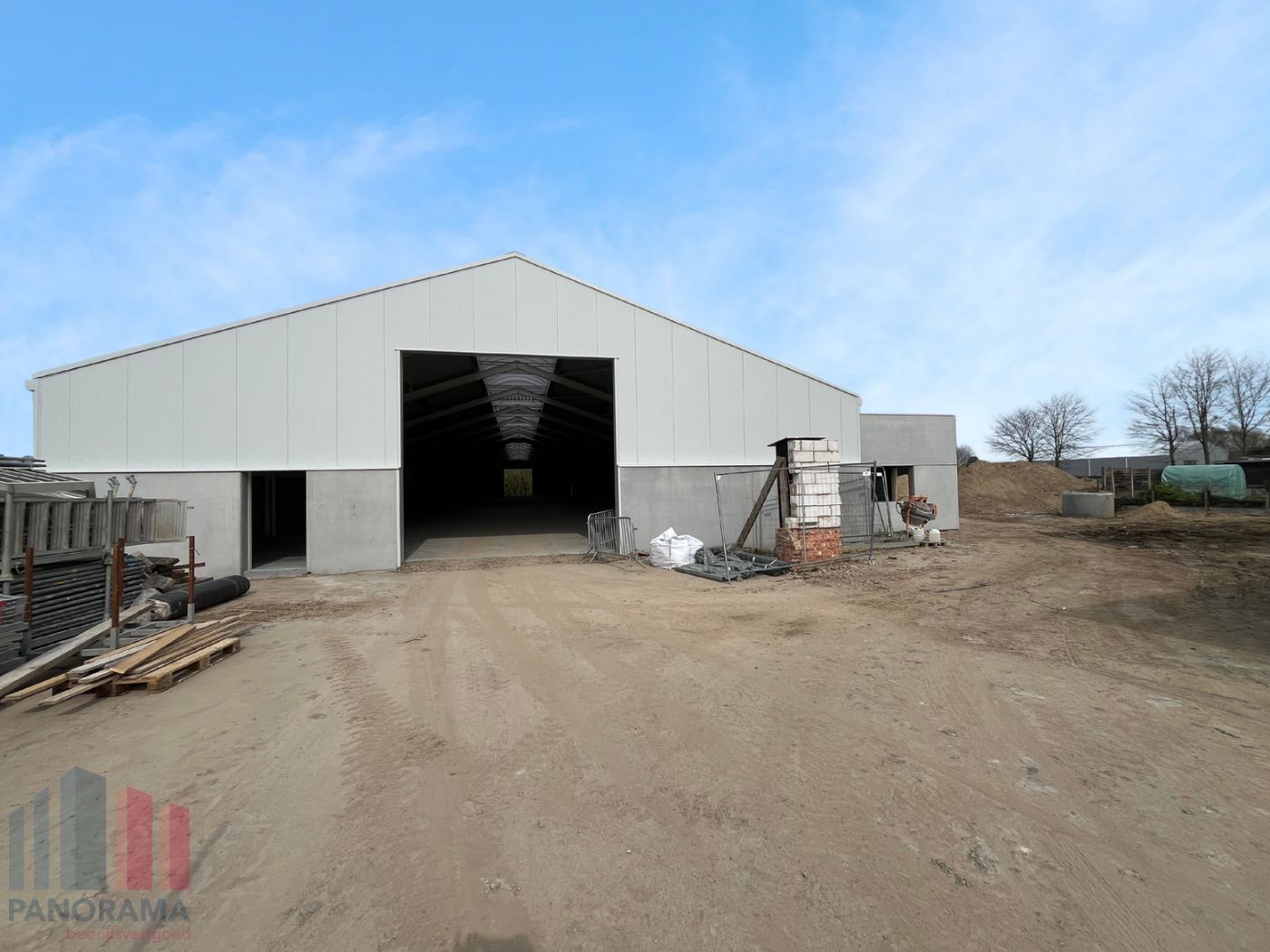 Hoogwaardig nieuwbouwmagazijn met ruim buitenterrein op vlot bereikbare locatie - photo 2