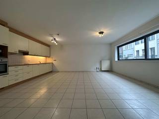 Prachtig modern appartement op 't Zuid!Dit appartement bevindt zich op het gelijkvloers. U komt binnen via de hal met vestiaire in de ruime woonkamer...