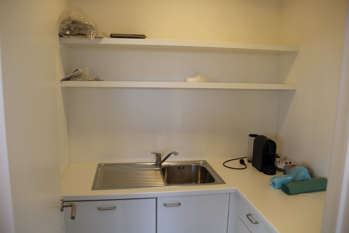 Bureau récent sur le site de Philips à Bruges. - photo 5