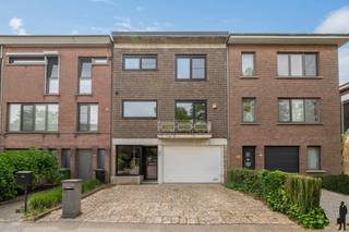 Zeer energiezuinige woning (A-label) met 5 slaapkamers, onderhoudsvriendelijke Z-tuin in wijk ‘Romeinse Put’ te EdegemSpecifieke kenmerken:- Zeer...