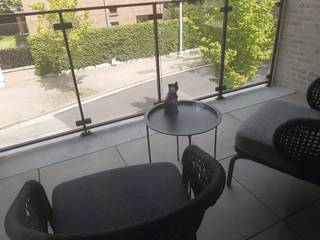 Aangenaam appartement op de eerste verdieping in deze kleine residentie, gelegen te Nieuwerkerken (nabij Aalst).GEEN VASTE KOSTEN.Lichtrijke...
