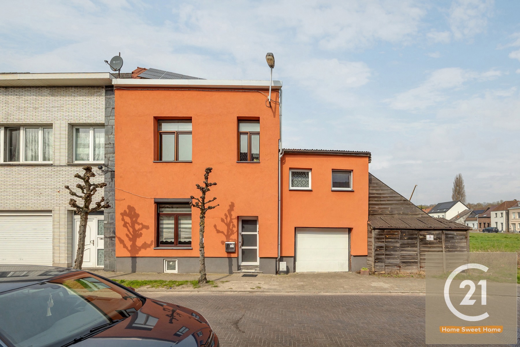 Ruime 3-gevel woning met nieuwe dak, 5slaapkamer, 3 badkamers - foto 3