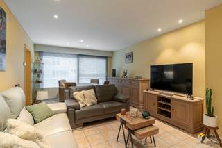 Instapklaar appartement (76 m²) met 2 slaapkamers, garagebox en 2 terrassen in Kapellen. De ligging nabij het dorpscentrum van Kapellen zorgt voor...