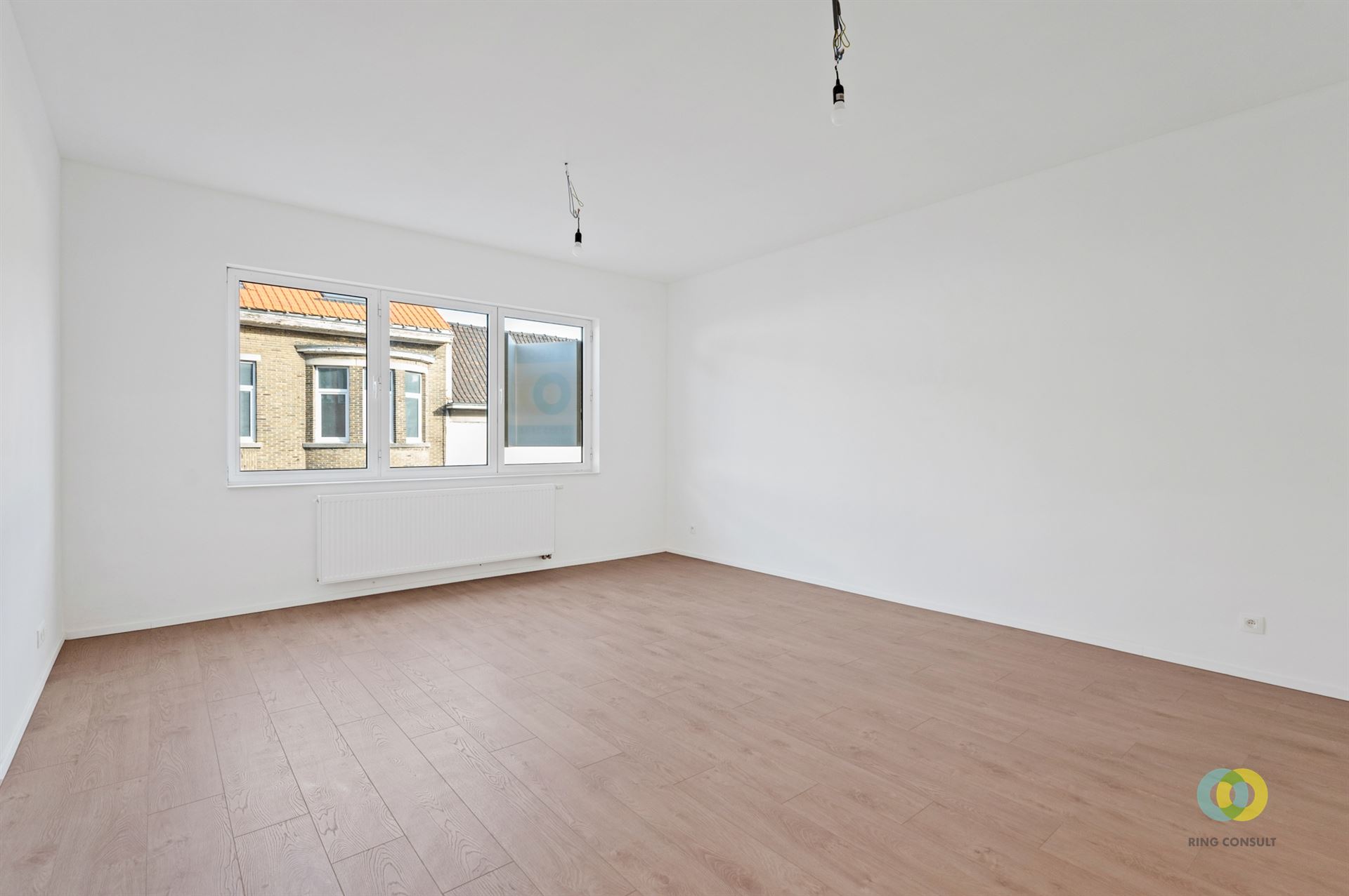 Gerenoveerd appartement met twee slaapkamers - foto 1