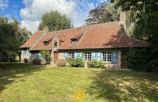 Op zoek naar een landelijke woning met karakter, ruimte en geschiedenis? Deze unieke hoeve in Vlaamse stijl – opgenomen in de Inventaris van...