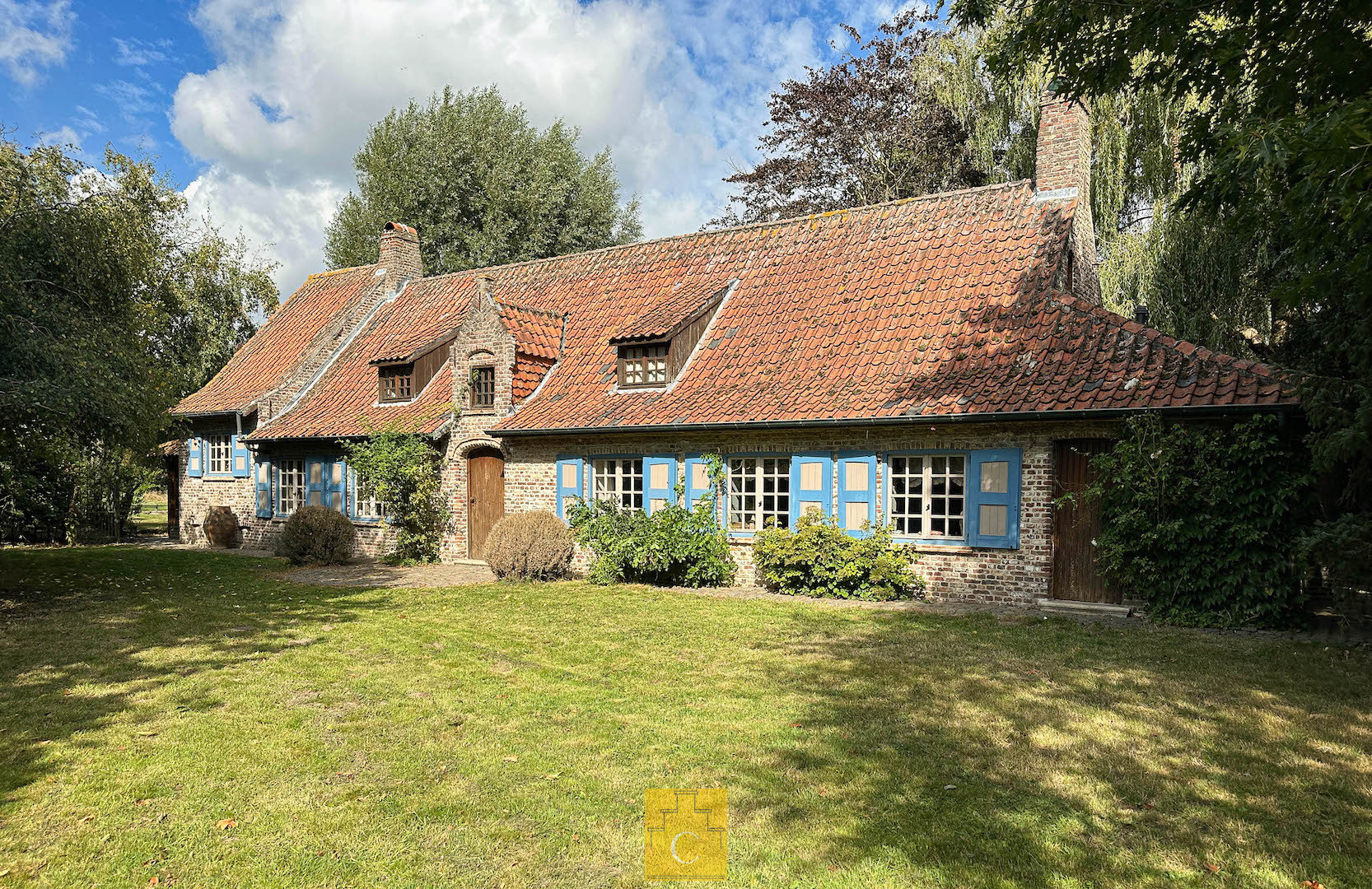 sfeervol landhuis met schuur, garage, zwemvijver en poolhouse, 3 paardenstallen, akkerland en weiland. Idyllische locatie te Torhout (Sint-Henricus), 2,55 ha - foto 1