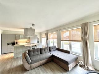 Ruim en gezellig duplex appartement in landelijke stijl, 137 m² bewoonbare oppervlakte, enig in het gebouw, met indeling als volgt:...