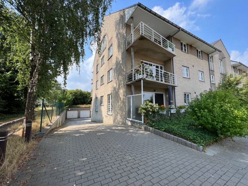 Stevige gebouwde afgesloten garagebox - nr 17 - te huur via EXPERT-IMMO - foto 1