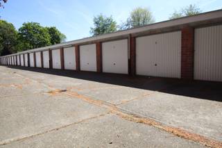 Te koop – Rendabel garagebox-complex in hartje TurnhoutUnieke investeringsopportuniteit met onmiddellijk rendement.In het centrum van Turnhout bieden...