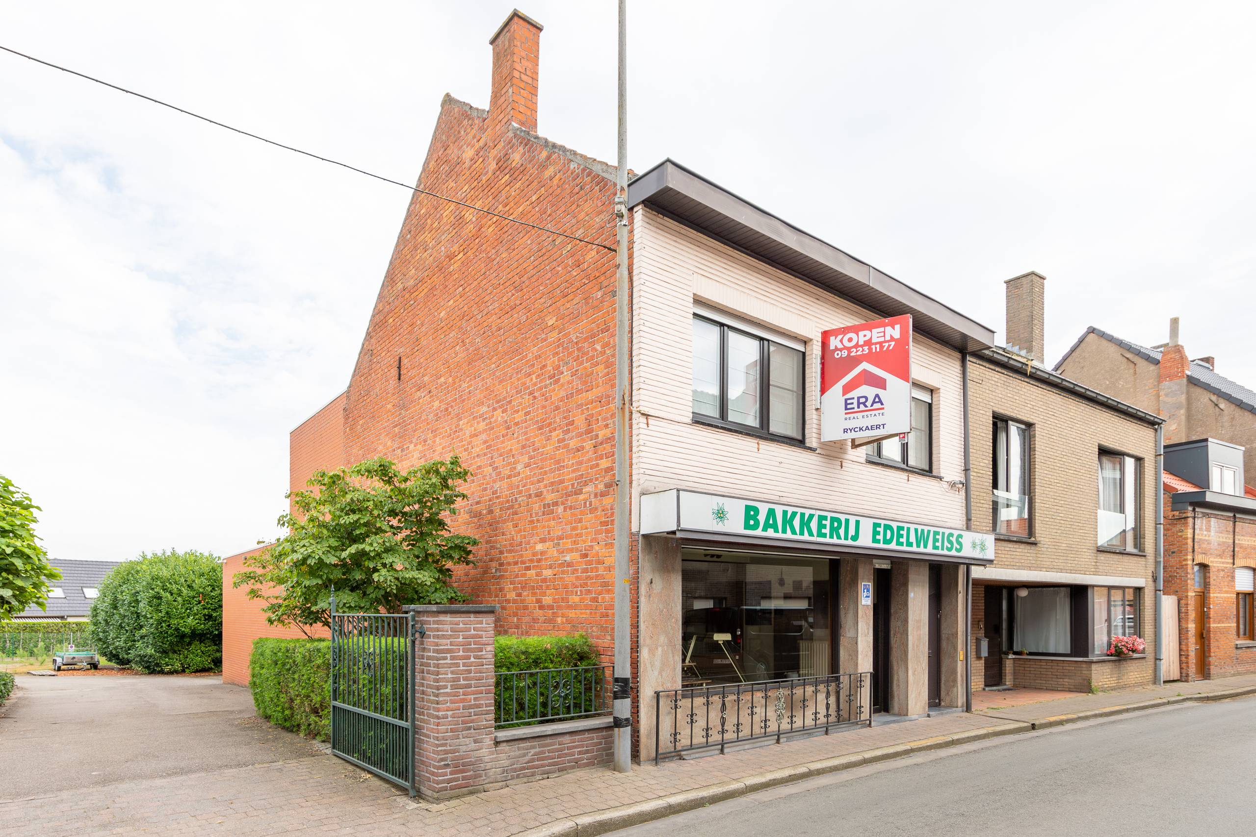WONING MET HANDELSGELIJKVLOERS IN BOEKHOUTE - foto 1