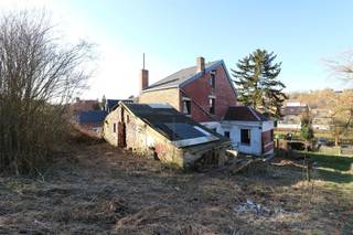 Composition :Sous-sol : Caves : 18,68 / 14,51 m²Rez-de-Chaussée : Hall d'entrée : 4,68 m², salon : 14,80 m², salle à manger : 16,88 m², cuisine :...