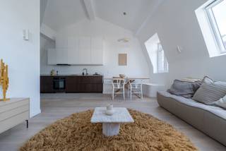 Info en bezoeken: 02 315 51 71Gelegen op 67 Rue Léon Théodor in Jette, op een steenworp afstand van het Place du Miroir, winkels en openbaar vervoer,...