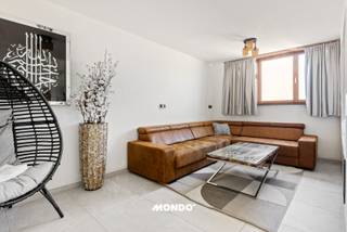 Op zoek naar een instapklare woning? Dan is deze woning een kijkje waard!Wat zijn de pluspunten van deze woning:Perfect gelegen: vlakbij de...