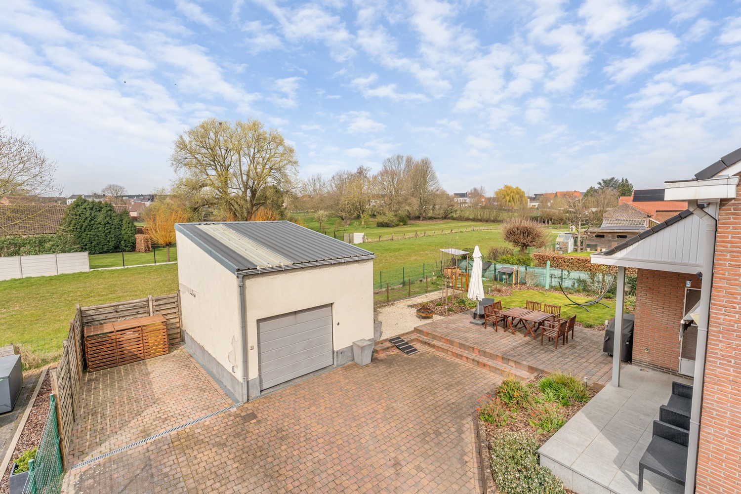 Zeer goed onderhouden en instapklare woning te Bertem op een perceel van 5 are 96 centiare ! - foto 2