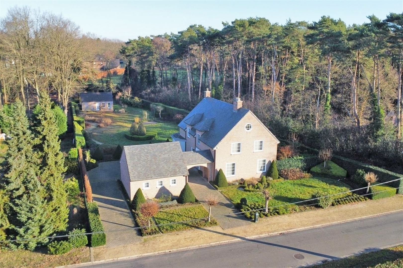 Tijdloze residentiële villa in doodlopende straat - foto 2