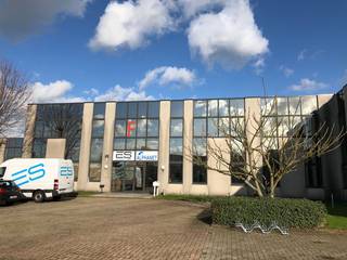 Fantastisch gelegen kantoren vanaf 300 m² tot 1.000 m² te huur nabij Ikea Zaventem en de E40. Zeer interessante prijs (incl. lasten, excl. OV...