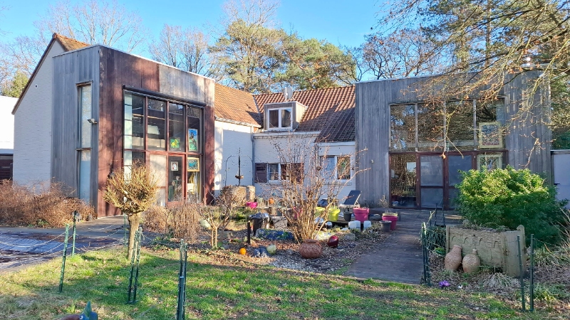 Landhuis van 269m² op 15 are met praktijkruimte/kantoor of kangoeroewoning - foto 1