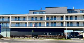 Instapklaar en zeer mooi 2-slaapkamer appartement in Bilzen.Indien u op zoek bent naar een kwalitatief appartement vlakbij belangrijke...