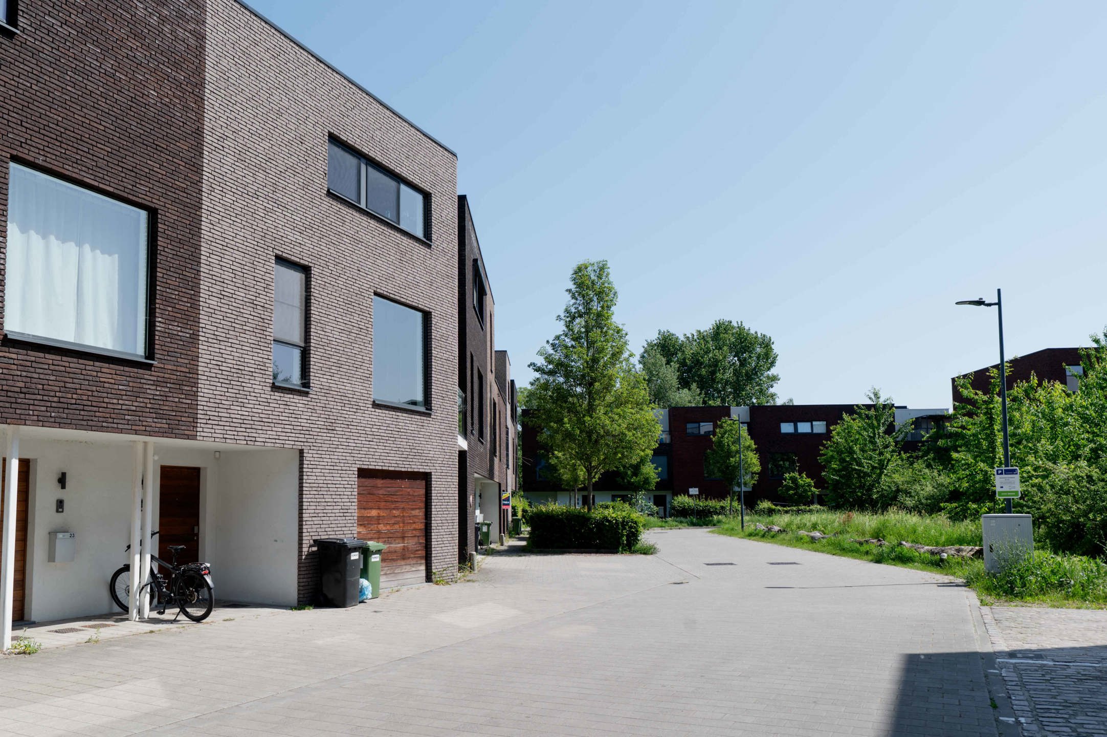 Recente woning met tuin, terras en staanplaats - foto 2