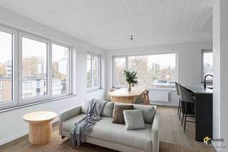 Jan Van Parijsstraat 3 (3e verd.) - Deurne Lichtrijk vernieuwbouwappartement (77 m²) met 2 slaapkamers en terras (3 m²) in Deurne. Je woont aan de...