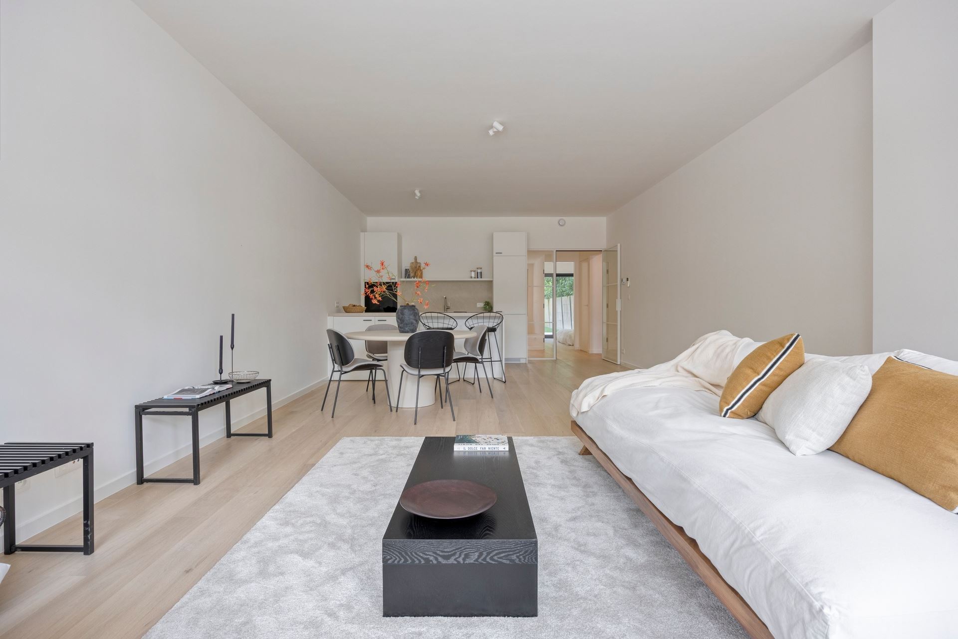 Gerenoveerd gelijkvloers appartement met tuin - foto 5