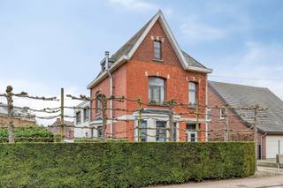 Cette maison de maître avec 5 chambres, jardin et double garage est située de manière centrale à Herent et offre une combinaison unique de...