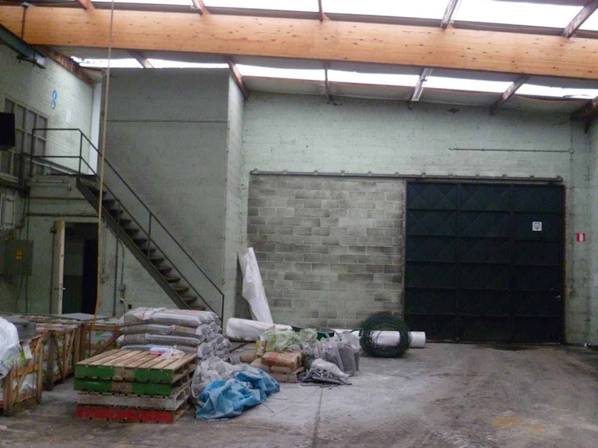 Atelier van ca. 922m² met burelen van ca. 65m². - foto 3