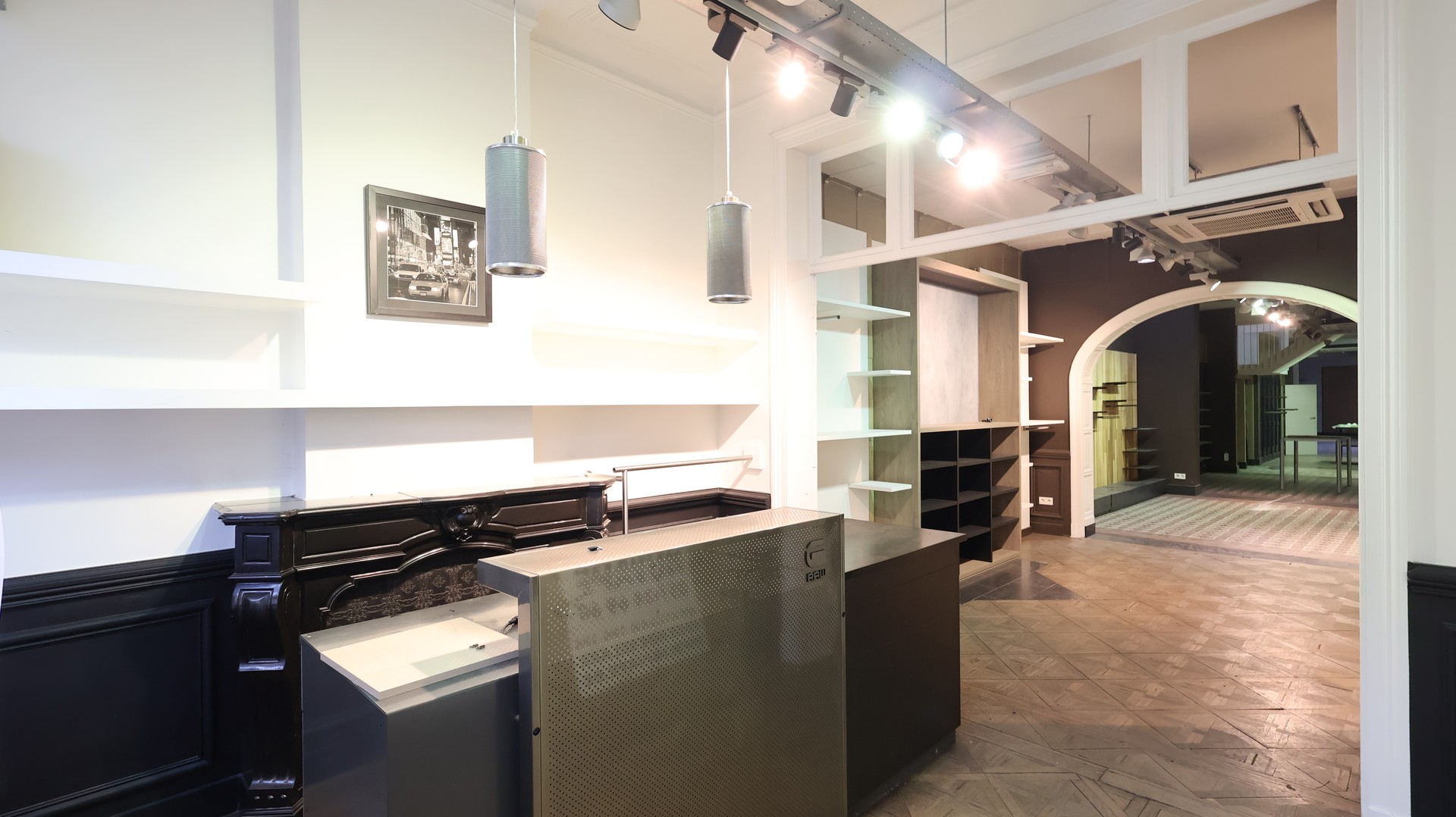 Karaktervol handelspand te huur in hartje Roeselare - foto 2